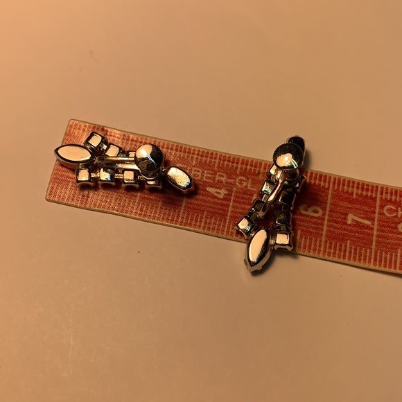 Beautiful vintage blue and clear rhinestone screw on earrings - Picture 4 of 5